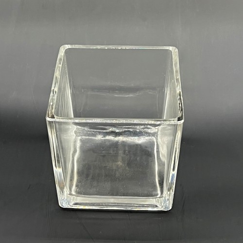 VASE002