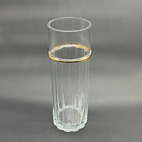 VASE004